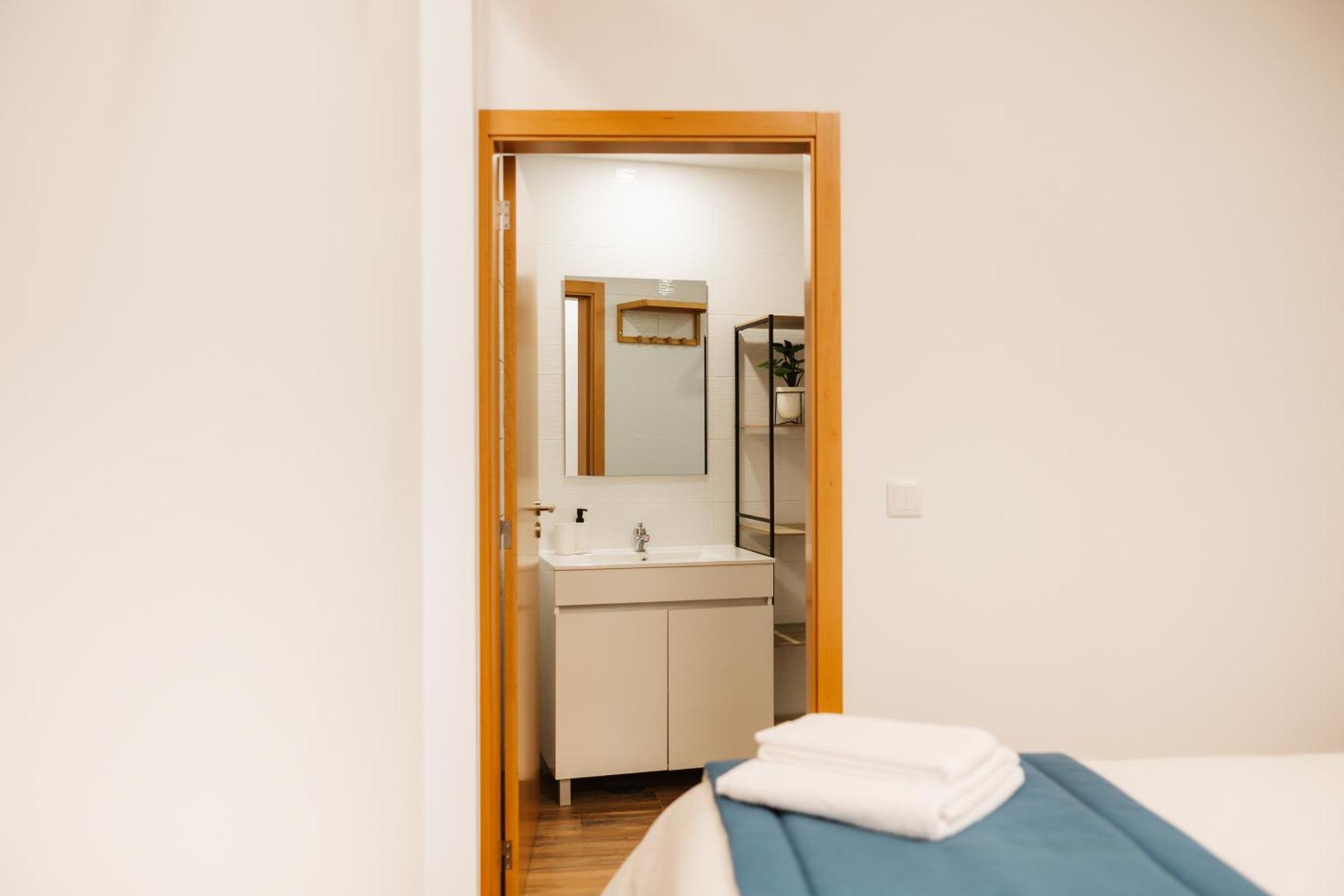 Alvarenga Apartments מראה חיצוני תמונה