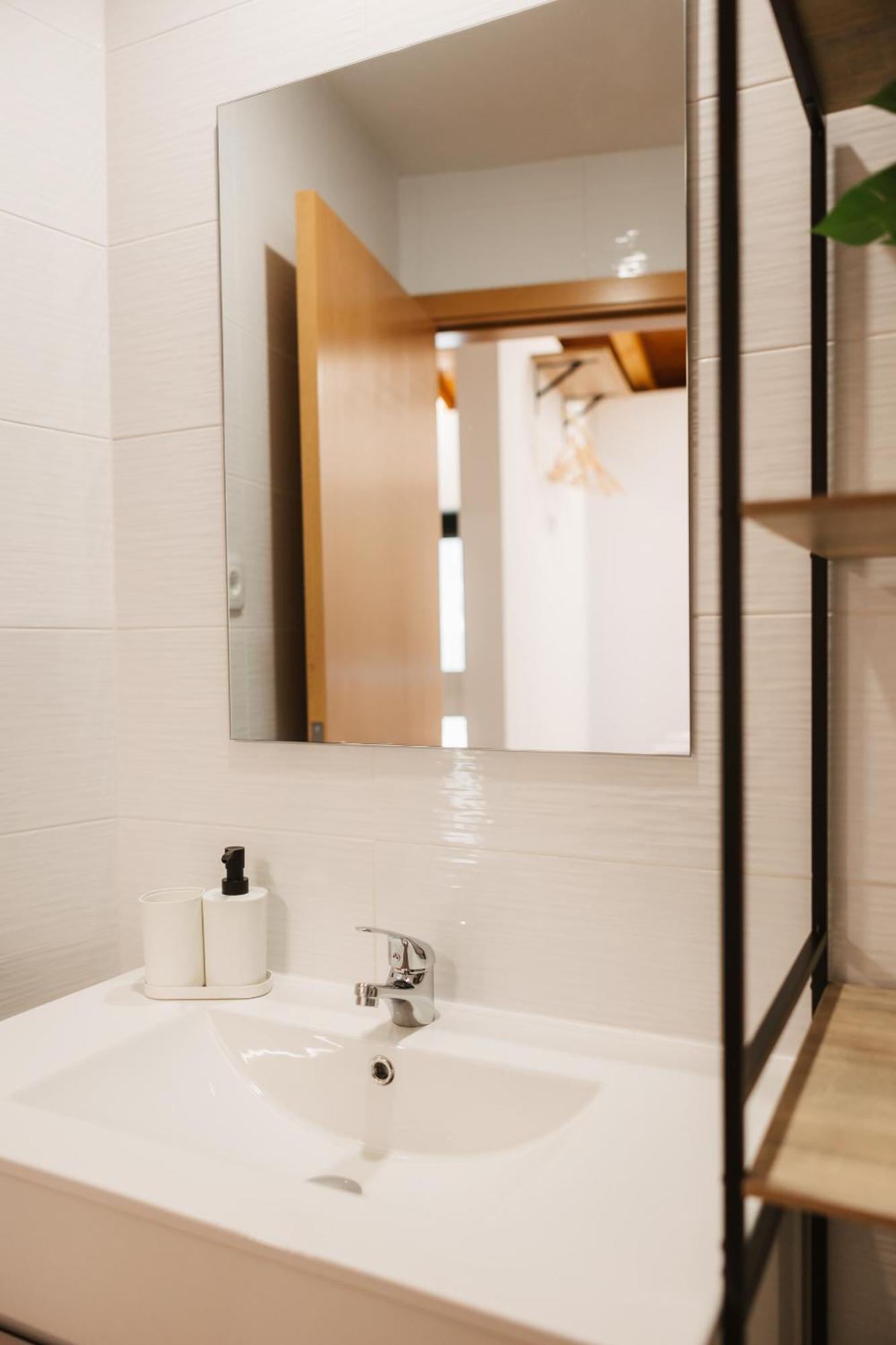 Alvarenga Apartments מראה חיצוני תמונה